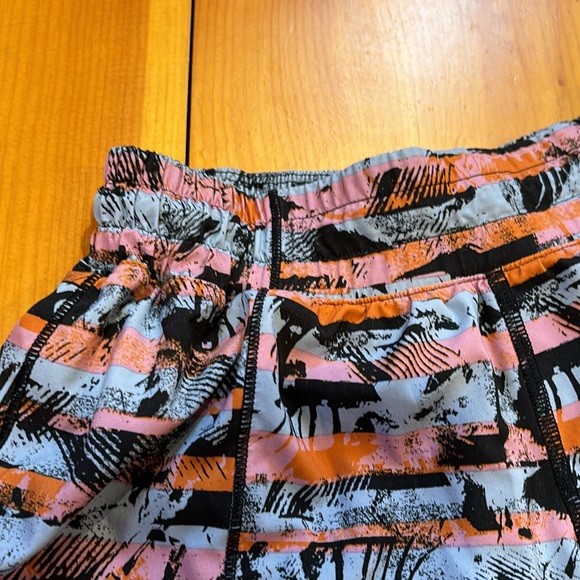 LULULEMON 4 Tall Hotty Hot Swift Shorts 4" Liner Running Inversion Multi Black - Picture 5 of 11